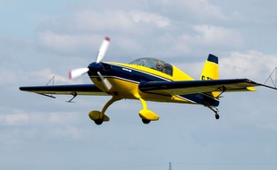 Illustration d'un avion extra 200