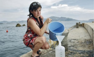 Isabelle Biegala, chercheuse sur les cyanobactéries, à la station marine d'Endoume.