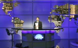 Yassine Bellatar animera la première d'« On achève bien l'info » ce soir, sur France 4.