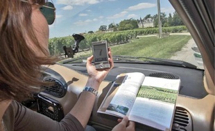 Le GPS indique les sites à voir sur la route du vin de Bordeaux en Graves et Sauternes.