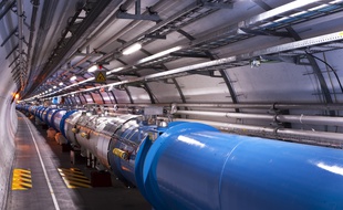 Le Large Hadron Collider (LHC, ou Grand collisionneur de hadrons en français)