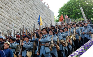 Répétition du défilé des "reconstitueurs" le 27 mai 2016 à Verdun