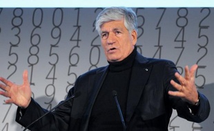 Le patron du groupe publicitaire Publicis, Maurice Lévy, a concédé samedi que sa rémunération pouvait choquer l'opinion tout en soulignant qu'elle était le fruit d'un travail accumulé pendant neuf années et couronné de succès.