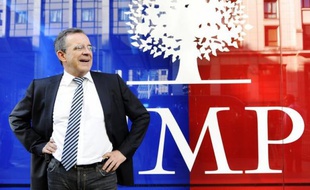 Le collectif de la droite populaire (aile droite de l'UMP) a présenté mercredi une motion résumant les orientations et priorités qu'il entend promouvoir jusqu'au congrès du parti en novembre où il compte démontrer sa popularité et se constituer en mouvement.