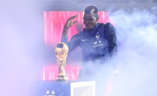 Paaul Pogba célèbre son titre de champion du monde, le 9 septembre 2018 au Stade de France