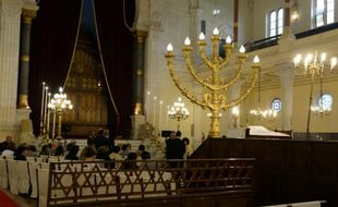 Des membres de la communauté juive à la synagogue de Bordeaux, le 10 septembre 2015, à quelques jours du nouvel an juif