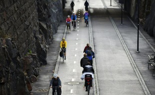 Des cyclistes à Helsinki le 18 septembre 2015