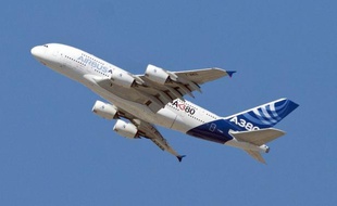 Les Etats-Unis ont annoncé vendredi qu'ils allaient de nouveau attaquer l'Union européenne devant l'Organisation mondiale du commerce pour que Bruxelles se plie au jugement de l'institution genevoise sur des subventions illégales au constructeur aéronautique Airbus.
