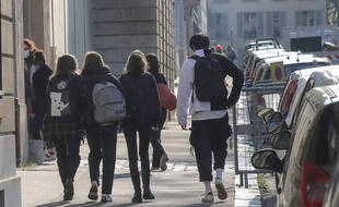 L'ensemble des adolescents de 16 à 18 ans pourraient avoir droit aux vaccins contre le Covid-19 à partir de juin 2021.