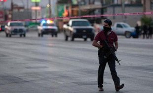 Les autorités mexicaines sont à la recherche d'une justicière de femmes violées à Ciudad Juarez, à la frontière avec les Etats-Unis, ayant revendiqué les assassinats de deux conducteurs d'autocar, a annoncé le ministère public de l'Etat de Chihuahua.