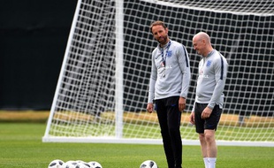 Gareth Southgate nous regarde avec des gros yeux.