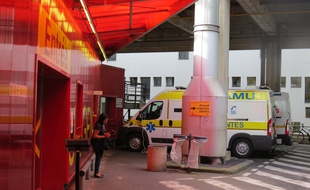 L'entrée des urgences du CHU de Nantes.