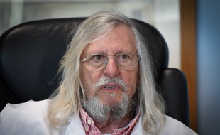 Le Pr Didier Raoult, infectiologue et directeur de l'IHU de Marseille, défend l'efficacité de la chloroquine contre le coronavirus.