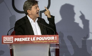 Jean-Luc Mélenchon, adversaire du traité budgétaire européen, a appelé à une manifestation nationale à Paris pour réclamer un référendum sur sa ratification, dimanche en clôturant les Estivales citoyennes du Front de gauche à Saint-Martin-d'Hères (Isère).