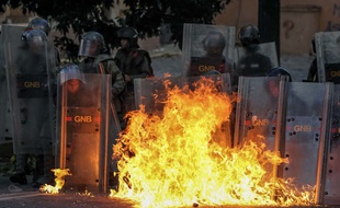 Deux nouvelles personnes ont été tuées dans des manifestations contre le pouvoir au Venezuela, le 27 juillet 2017.