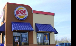 Adam Polka a détourné l'enseigne de restauration rapide Burger King.