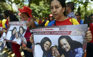 Le président vénézuélien Hugo Chavez subit une chimiothérapie pour son cancer et il a un "bon moral", a déclaré le vice-président Nicolas Maduro vendredi soir.