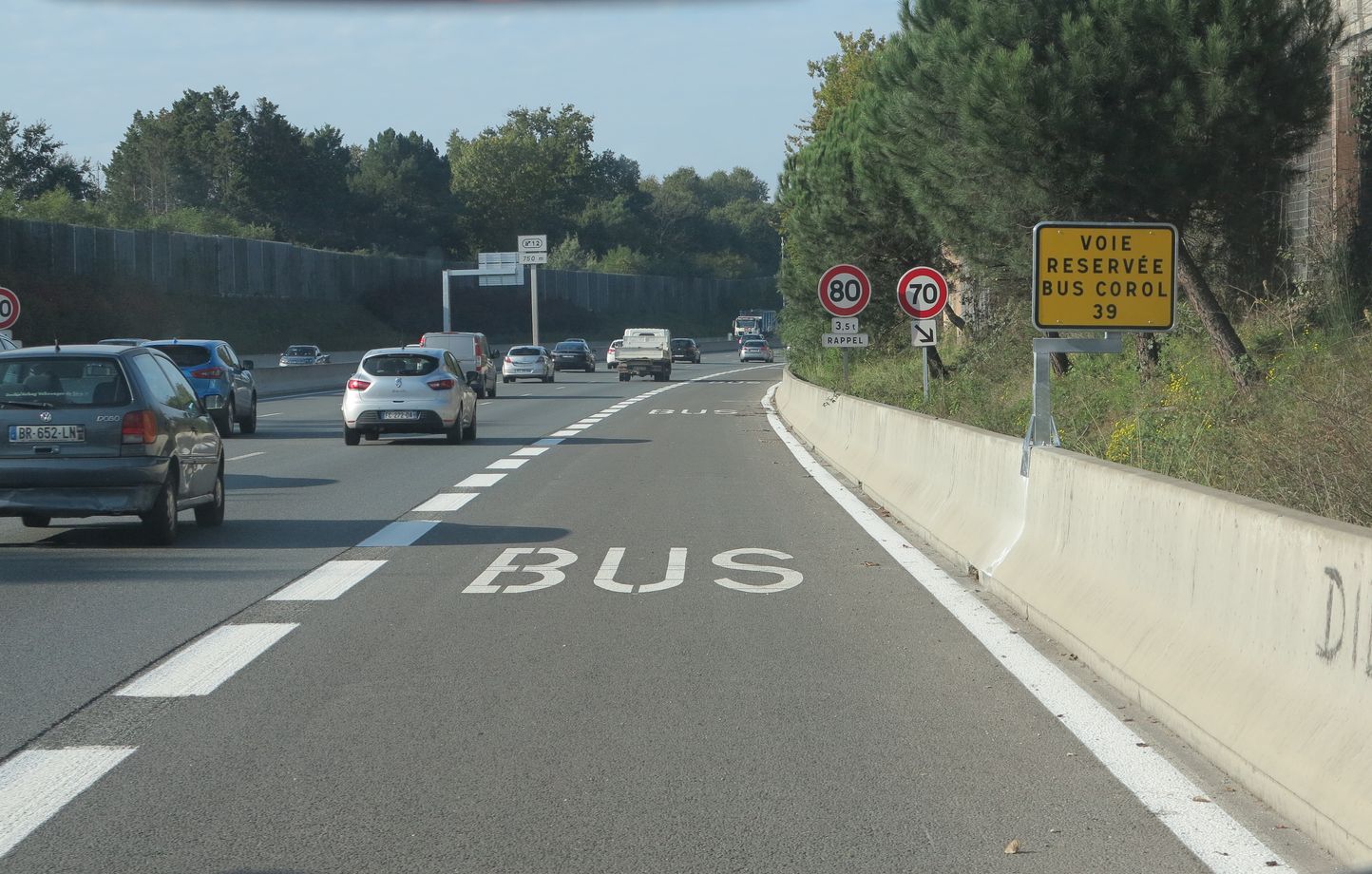 Les scooters électriques autorisés à emprunter les voies de bus
