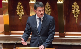 Le Premier ministre Manuel Valls à la tribune de l'Assemblée nationale à l'occasion du débat sur le Brexit, le 28 juin 2016 à Paris.