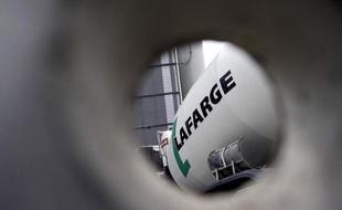 Le cimentier français Lafarge, qui a annoncé début avril son projet de fusion avec son concurrent suisse Holcim, a confirmé mardi ses objectifs pour 2014