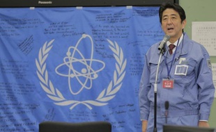 Le Premier ministre japonais, Shinzo Abe, a déclaré envisager la construction de nouveaux réacteurs, cinq jours seulement après son entrée en fonction et malgré l'opposition d'une grande partie de la population au nucléaire depuis l'accident de Fukushima.