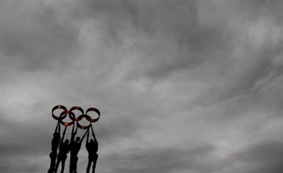 L'Inde a été suspendue mardi par le Comité international olympique (CIO), qui a jugé que les prochaines élections de son Comité national olympique, prévues mercredi, n'étaient pas conformes à la charte olympique.