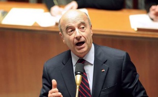Le chef de la diplomatie française Alain Juppé a souhaité jeudi une "percée supplémentaire", après l'accord sur le sauvetage de l'euro intervenu dans la nuit à Bruxelles, pour "aller jusqu'à une forme d'euro-fédération".
