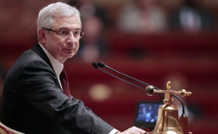 Le président de l'Assemblée nationale, Claude Bartolone (PS), a déclaré mercredi à l'AFP "que ce sera compliqué d'obtenir la majorité des trois cinquièmes" au Congrès pour réformer la Constitution, confirmant des propos tenus précédemment au Figaro.