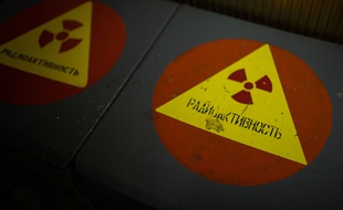 Un taux anormal de neutrons est émis sous le sarcophage qui entoure le bâtiment.