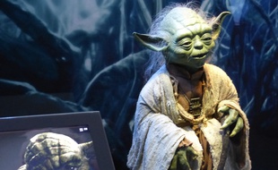 Lyon, le 11 novembre 2014
Après la ville de Paris, Lyon accueille à son tour pour 5 mois l'exposition Star Wars identities. Une exposirion dont le spectateur est le héros.