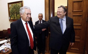 La Grèce espère le succès des tractations qui se poursuivent pour la deuxième journée consécutive afin de former un gouvernement de coalition, à temps pour une réunion de l'Eurogroupe qui doit examiner jeudi les moyens de maintenir la perfusion financière au pays.