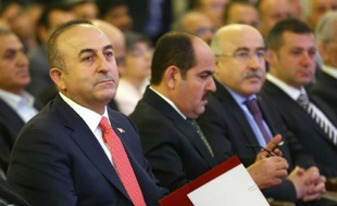 Le ministre turc des Affaires étrangères Mevlüt Cavusoglu sur les bancs de l'Assemblée à Ankara, le 26 mai 2016