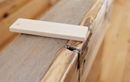 Cette astuce de bricoleur répare une marche cassée en un rien de temps, sans démontage !