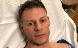 Matthieu Delormeau après son accident de scooter ce jeudi.
