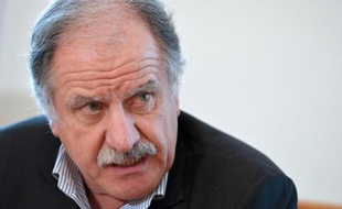 Le député écologiste Noël Mamère à l'Assemblée nationale à Paris, le 21 novembre 2012