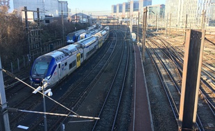 Train TER arrivant en gare de lille flandres