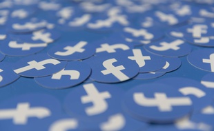 Des logos de Facebook par centaines. (illustration)