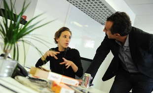 Nadia Daam et Juan Gomez dans la rédaction de "28 minutes".