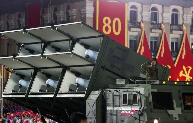 La parade était l’occasion d’exhiber le matériel militaire du régime.