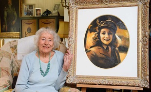 Vera Lynn, chanteuse légendaire surnommée «fiancée des forces armées» par les Britanniques, est morte à 103 ans