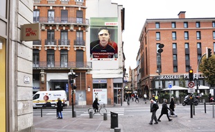 Le projet « Hors Jeu 2016 » pour populariser le rugby féminin s’affichera dans les rues de Toulouse du 28 avril au 28 mai 2016.
