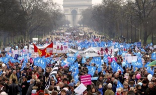 L'examen des vidéos de la manifestation de dimanche contre le mariage homosexuel confirme une participation d'environ 340.000 participants, a affirmé jeudi le préfet de police de Paris Bernard Boucault, avant de s'interroger sur la fiabilité du comptage des organisateurs.