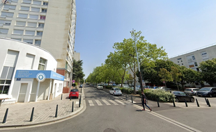 Les secours sont intervenus rue Jacques-Feyder, au coeur du quartier du Breil, à Nantes.