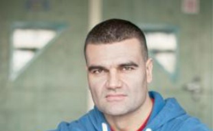 Vasco Evtimov a été international pour la France et la Bulgarie.