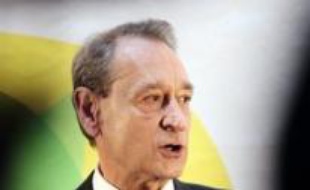 Bertrand Delanoë a souligné vendredi n'avoir attribué "aucun logement à des élus" depuis son accession à la mairie de Paris en 2001.