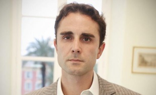Hervé Falciani, l'ex-informaticien de la banque HSBC Genève, qui avait volé des CD avec des noms de clients français récupérés par le fisc français, a été arrêté à Barcelone (Espagne) le 1er juillet, a-t-on appris mardi auprès de l'Office fédéral de la Justice (OFJ) à Berne.