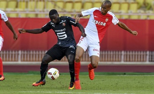 Paul-Georges Ntep, ici au duel avec le Monégasque Fabinho.