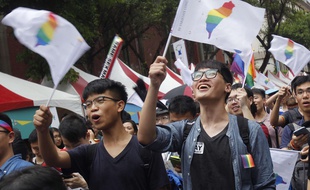 La justice taïwanaise a rendu le 24 mai 2017 une décision historique sur le mariage gay, qui va permettre à l'île de devenir le premier territoire asiatique à légaliser les unions entre personnes du même sexe.
