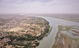 Une vue aérienne du fleuve Niger.