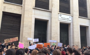 Les étudiants ont demandé la reprise des cours ce lundi à la faculté de droit.